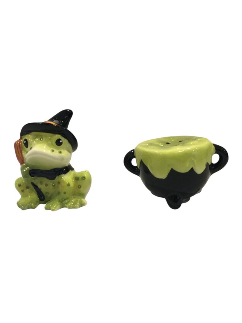Cracker Barrel 2025 Witch Toad & Black Cauldron Salt & Pepper Shakers